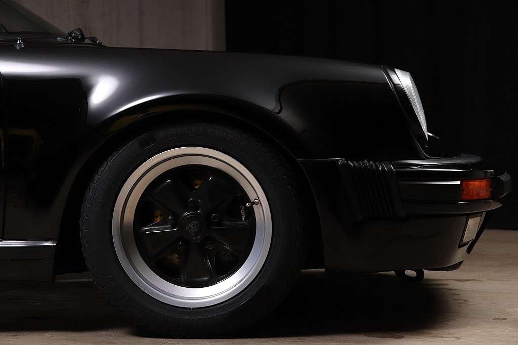 Porsche 911 Carrera 3.2 Speedster