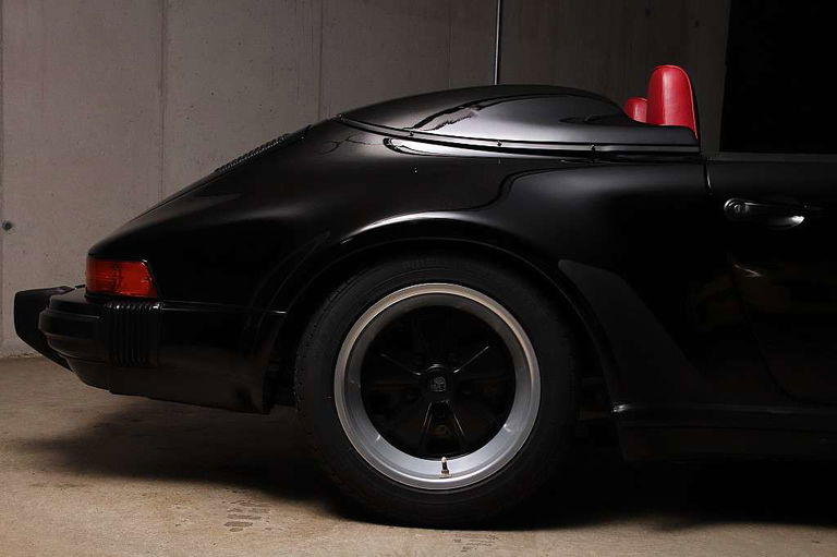 Porsche 911 Carrera 3.2 Speedster