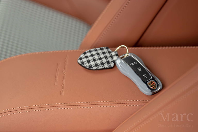 Porsche 992 Sport Classic