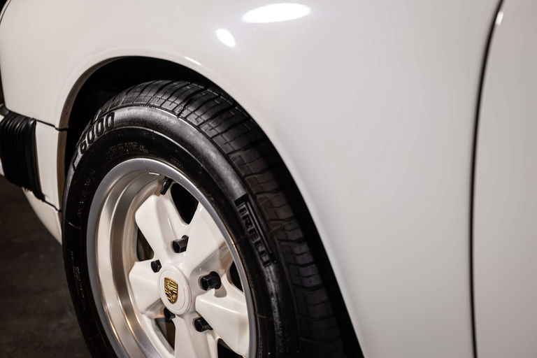 Porsche 911 Carrera 3.2 (US)