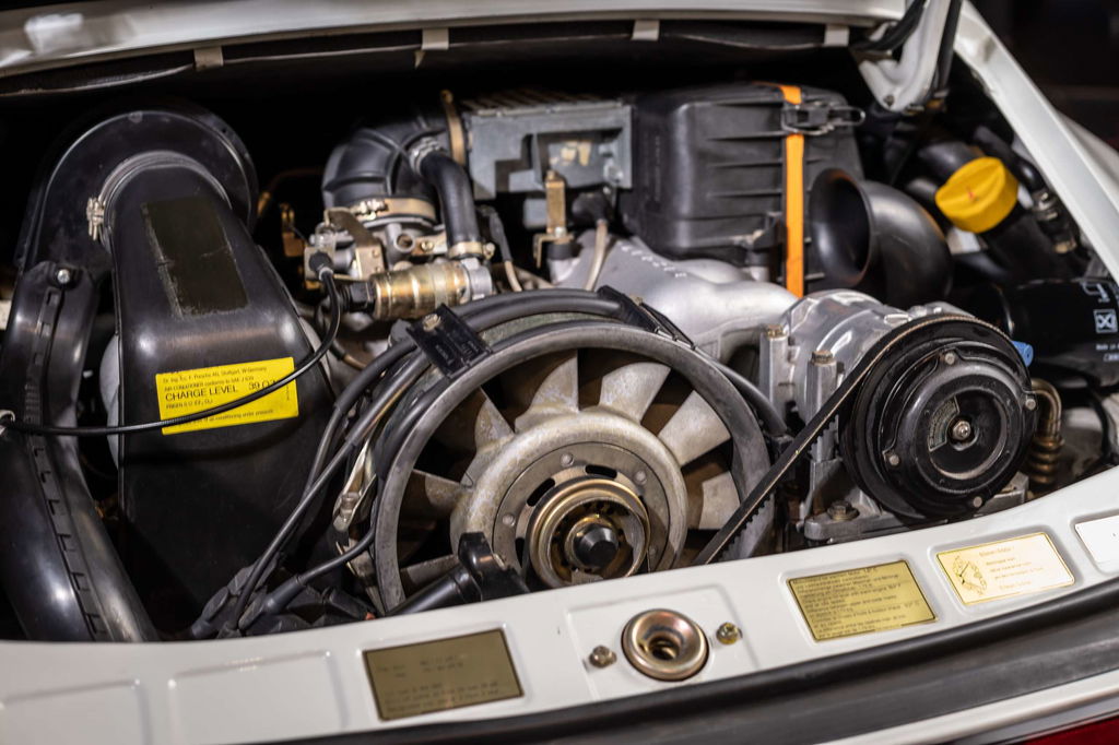 Porsche 911 Carrera 3.2 (US)