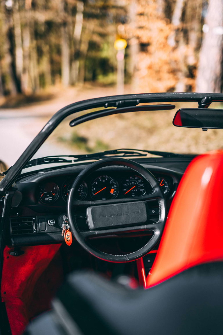 Porsche 911 Carrera 3.2 Speedster