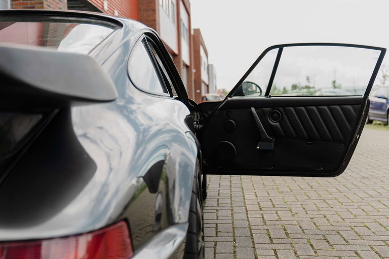 Porsche 964 Carrera 4