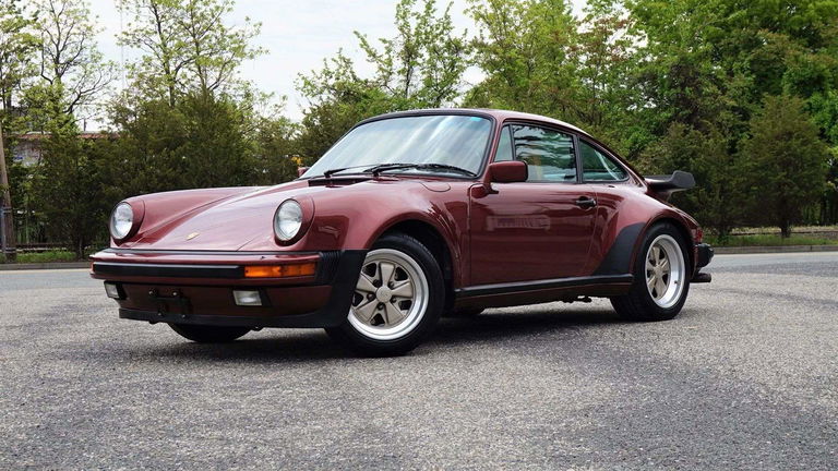 Porsche 911 Turbo 3.3 (US)