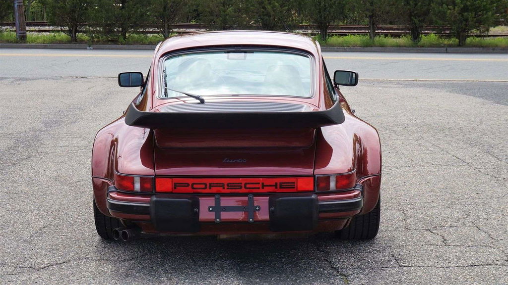 Porsche 911 Turbo 3.3 (US)