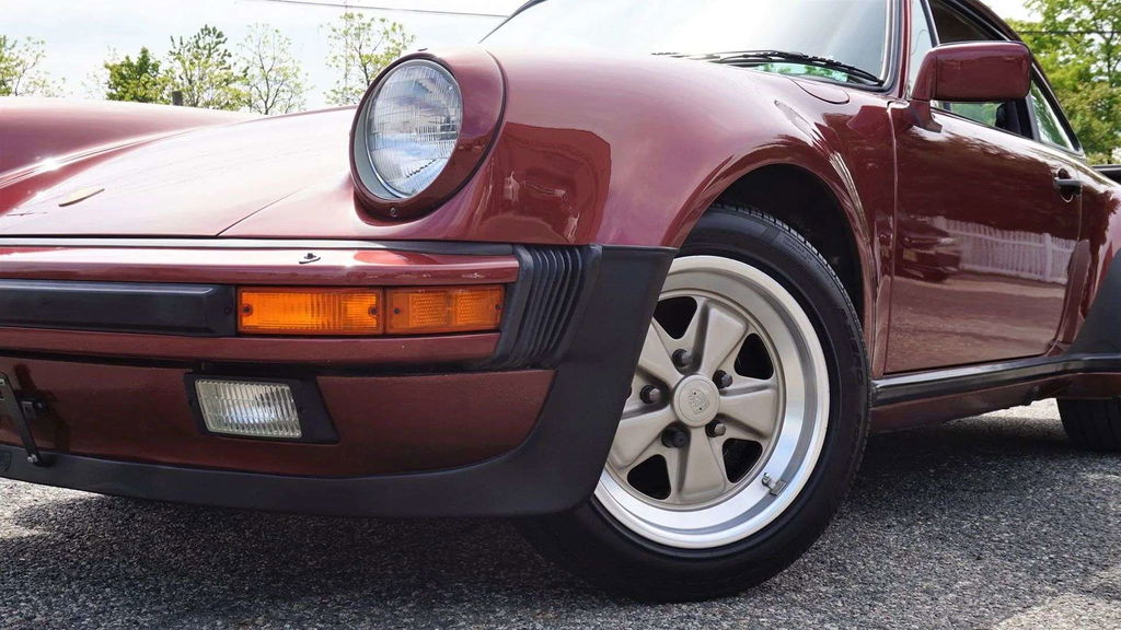 Porsche 911 Turbo 3.3 (US)