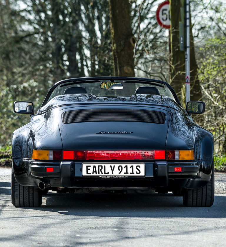 Porsche 911 Carrera 3.2 Speedster