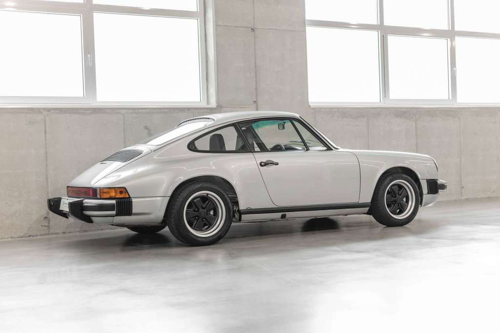 Porsche 911 Carrera 2,7