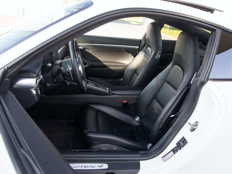 Porsche 991 Carrera 4
