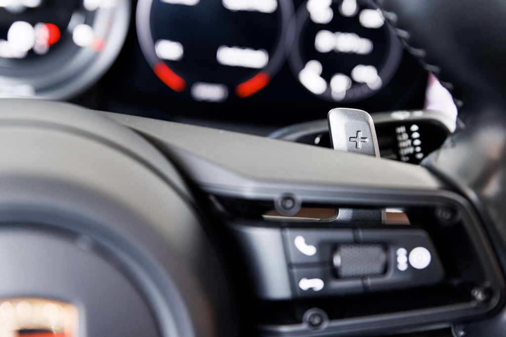 Porsche 992 Carrera 4