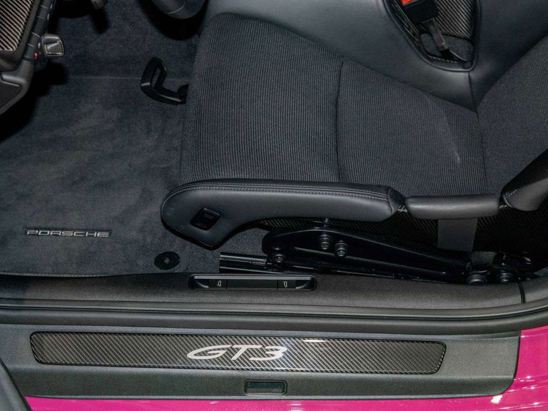 Porsche 992 GT3 Touring