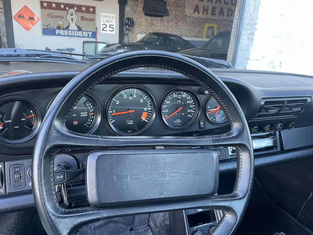 Porsche 911 Carrera 3.2