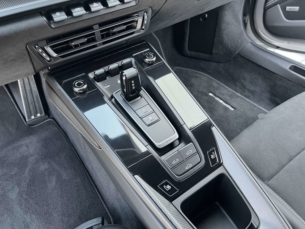 Porsche 992 Carrera GTS