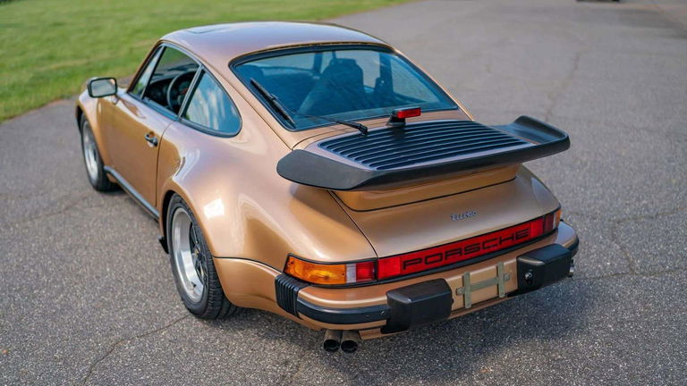 Porsche 911 Turbo 3.3 (US)