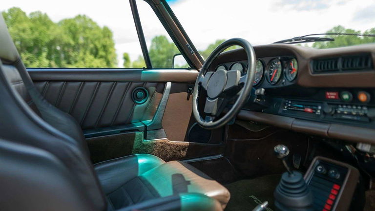 Porsche 911 Turbo 3.3 (US)