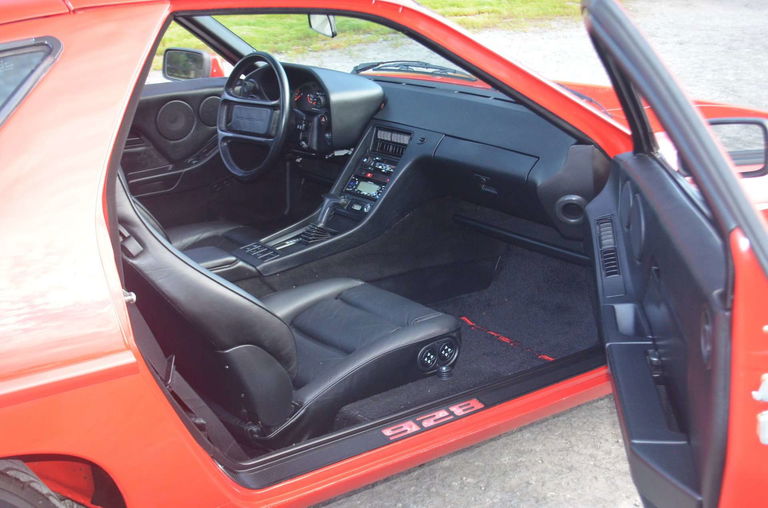 Porsche 928 S
