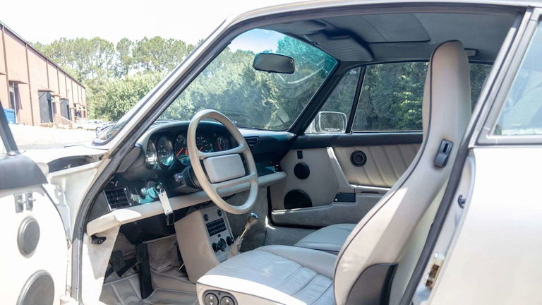 Porsche 911 Carrera 3.2 “25 Jahre 911”