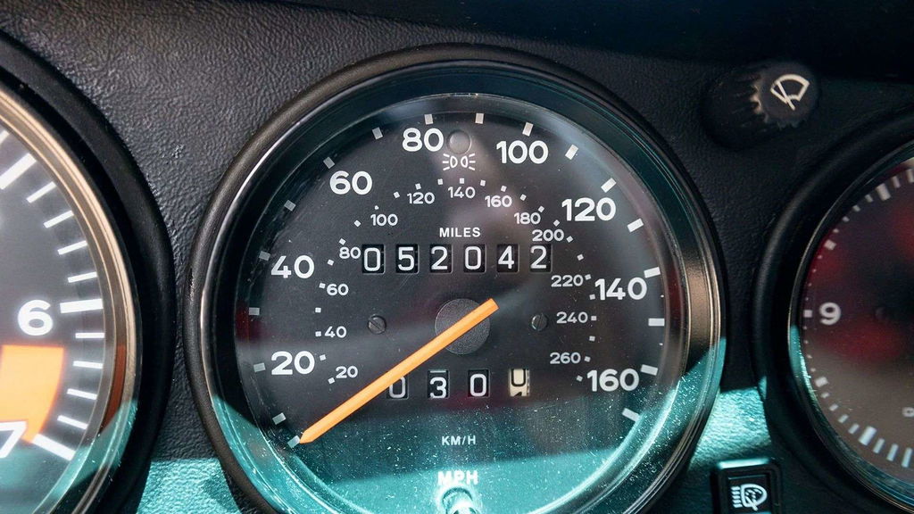 Porsche 911 Carrera 3.2 “25 Jahre 911”