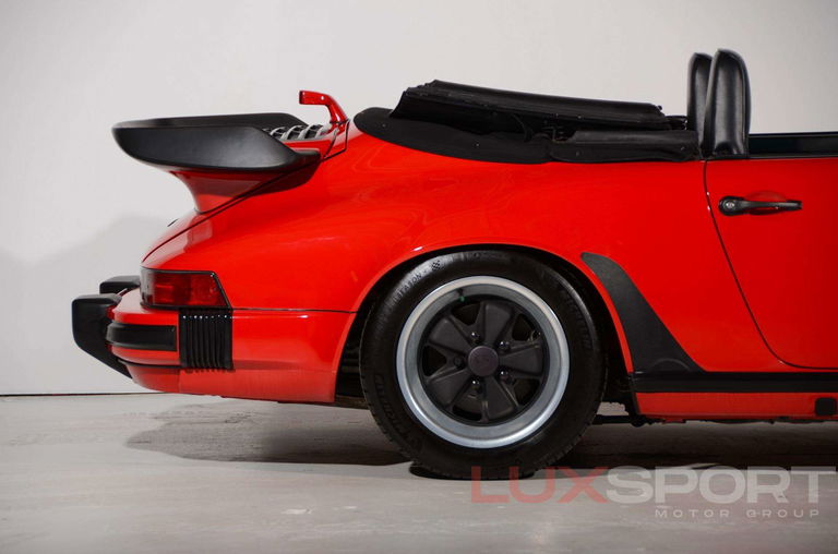 Porsche 911 Carrera 3.2 (US)