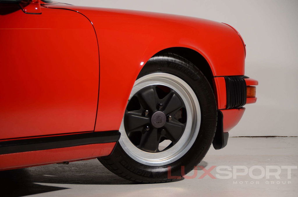 Porsche 911 Carrera 3.2 (US)