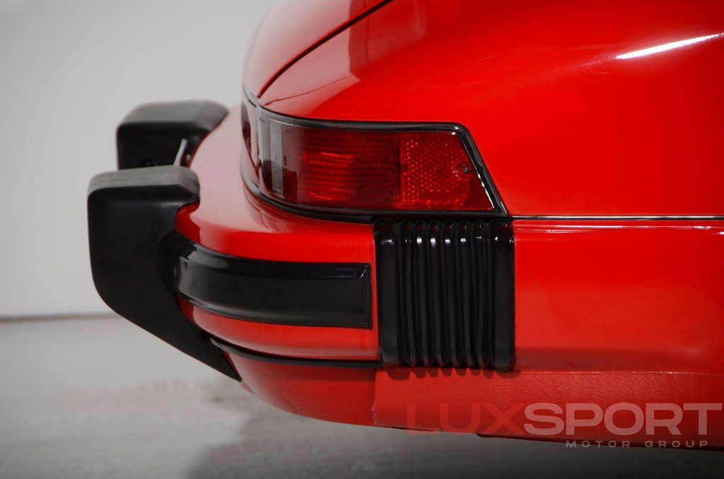 Porsche 911 Carrera 3.2 (US)