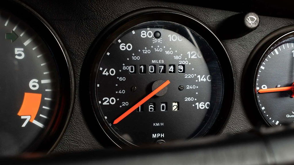 Porsche 911 Carrera 3.2 Speedster