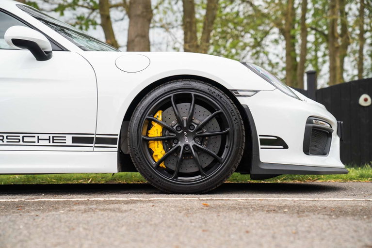 Porsche 981 Cayman GT4