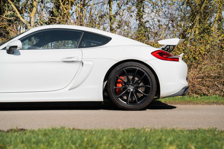 Porsche 981 Cayman GT4