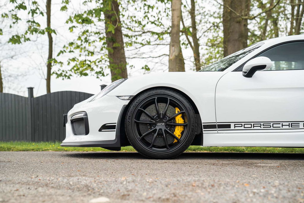 Porsche 981 Cayman GT4