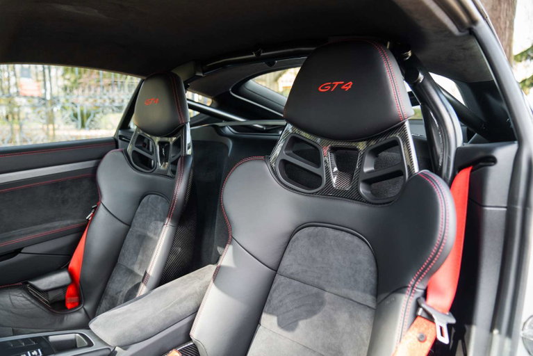 Porsche 981 Cayman GT4