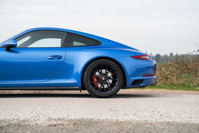 Porsche 991.2 Carrera GTS