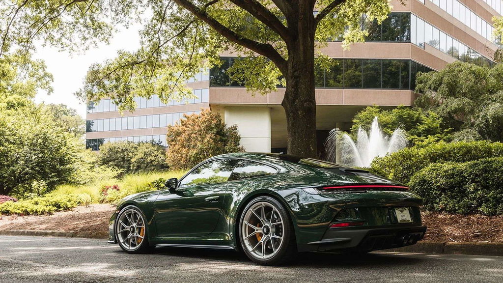 Porsche 992 GT3 Touring