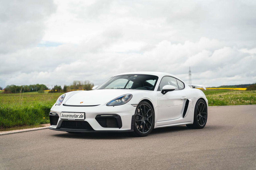 Porsche 718 Cayman GT4