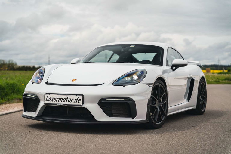 Porsche 718 Cayman GT4