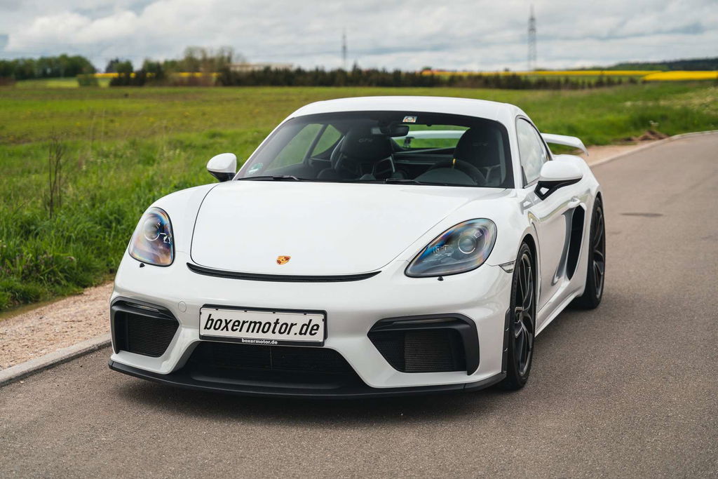 Porsche 718 Cayman GT4