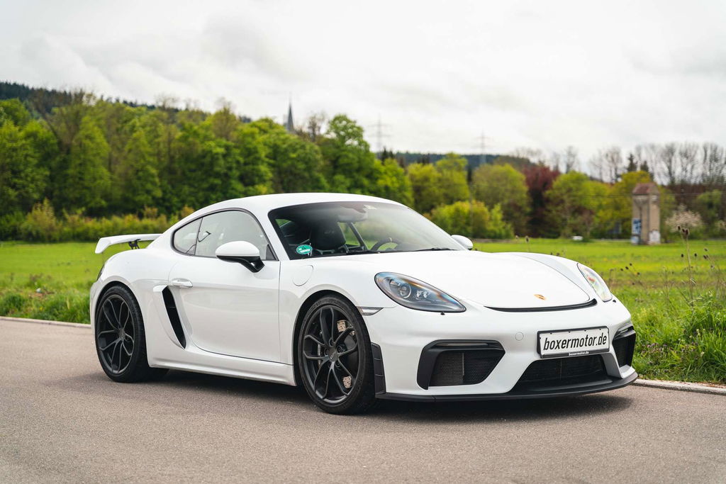 Porsche 718 Cayman GT4