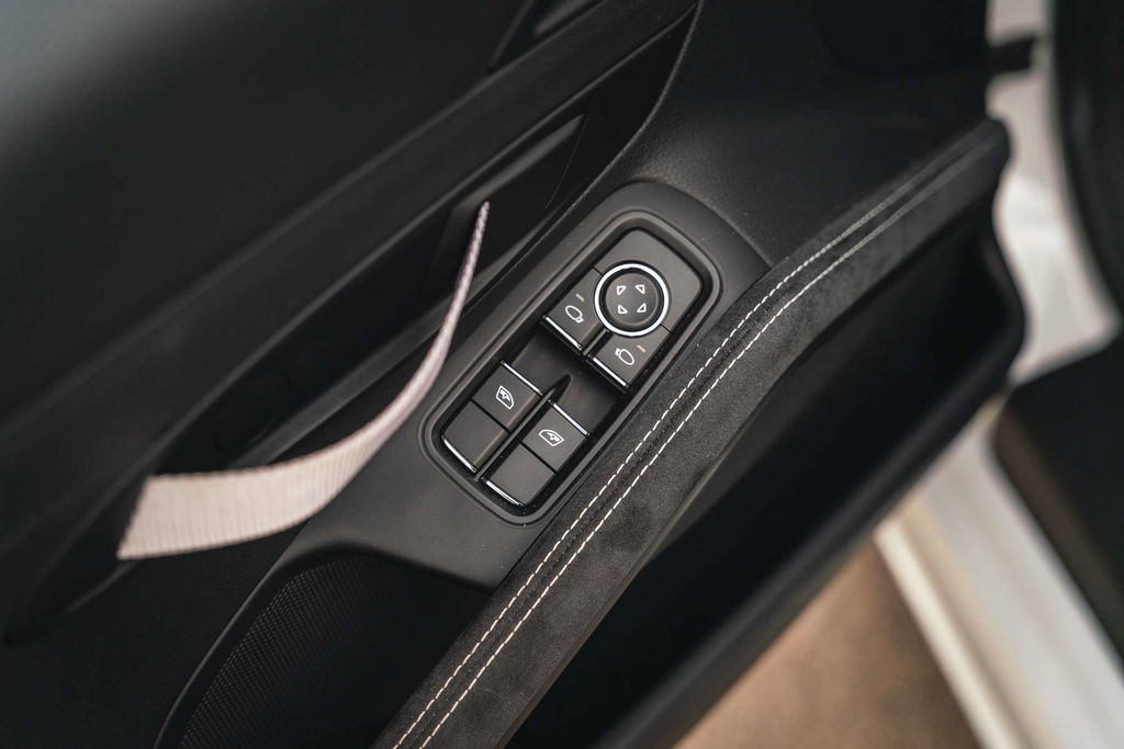 Porsche 718 Cayman GT4