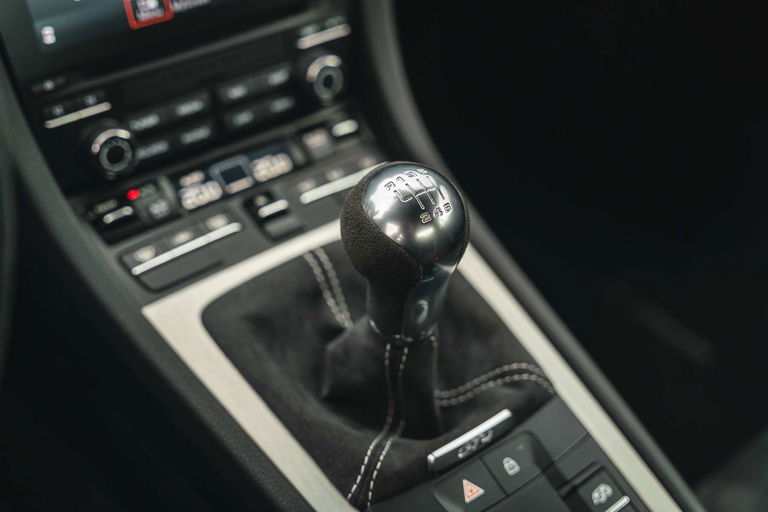 Porsche 718 Cayman GT4