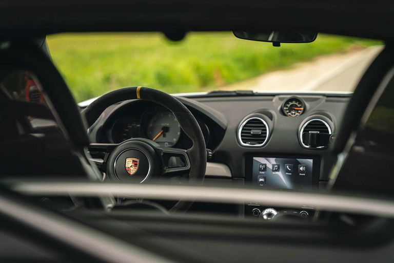 Porsche 718 Cayman GT4