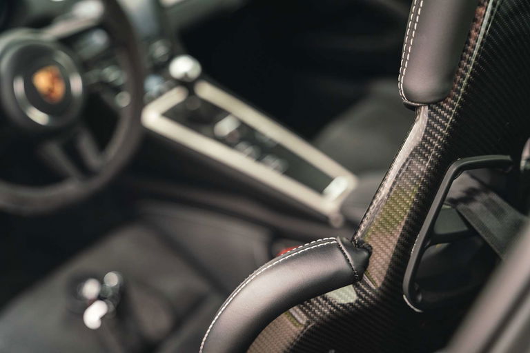 Porsche 718 Cayman GT4