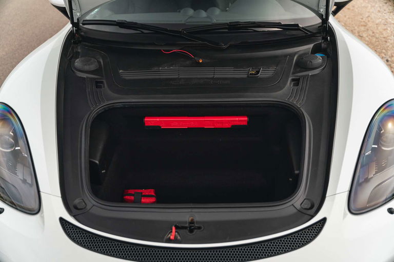 Porsche 718 Cayman GT4