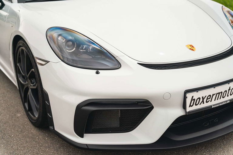 Porsche 718 Cayman GT4