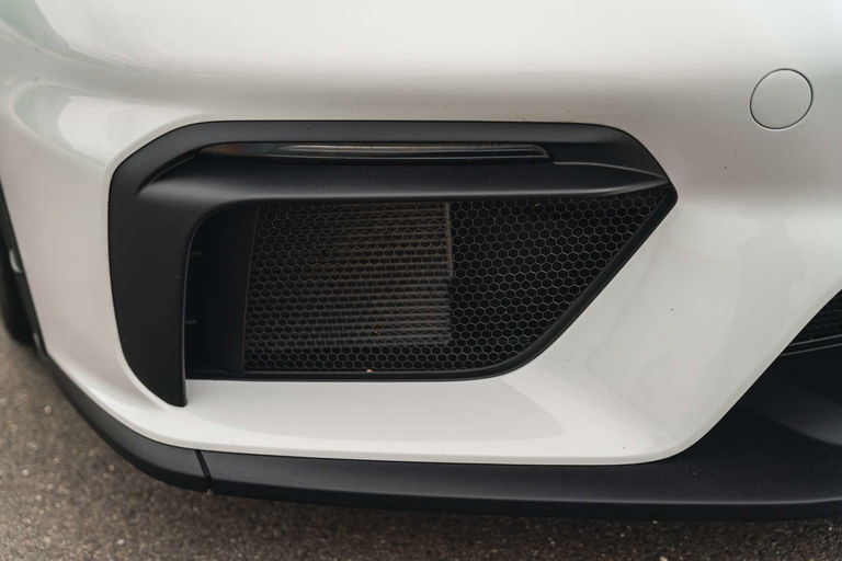 Porsche 718 Cayman GT4