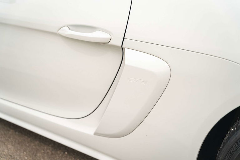 Porsche 718 Cayman GT4