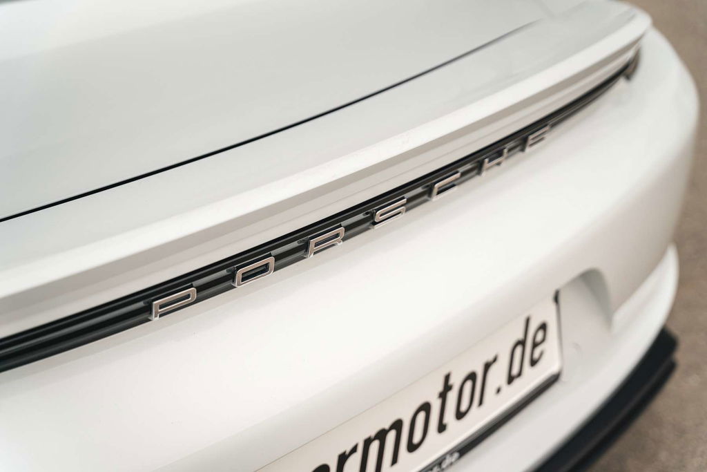 Porsche 718 Cayman GT4