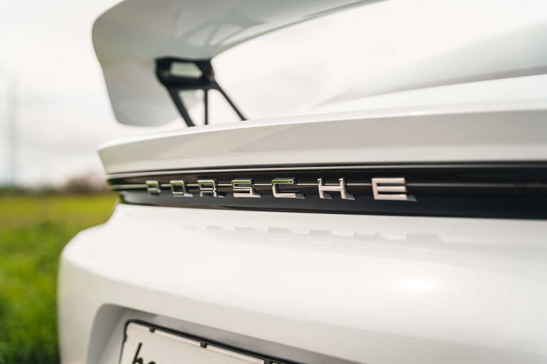 Porsche 718 Cayman GT4