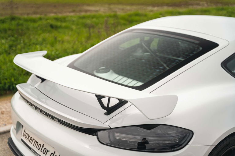 Porsche 718 Cayman GT4