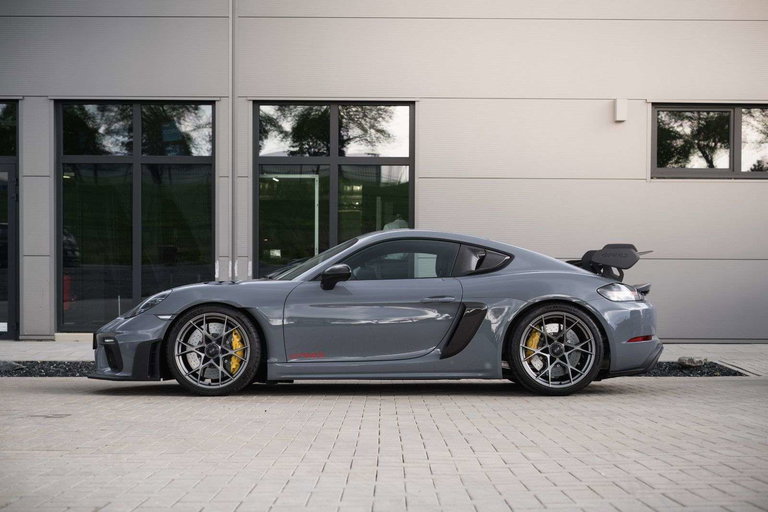 Porsche 718 Cayman GT4 RS