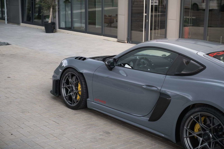 Porsche 718 Cayman GT4 RS