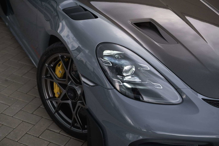 Porsche 718 Cayman GT4 RS